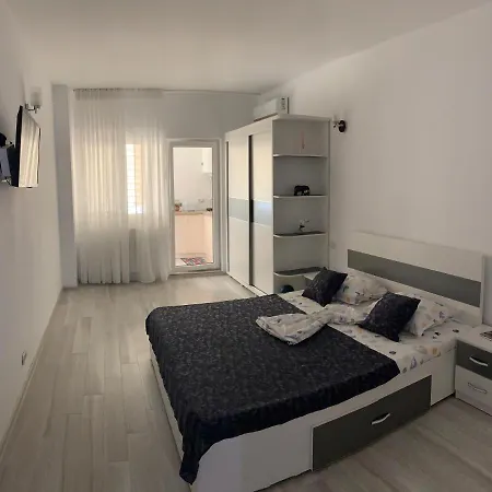Sunny Garsoniera Apartment